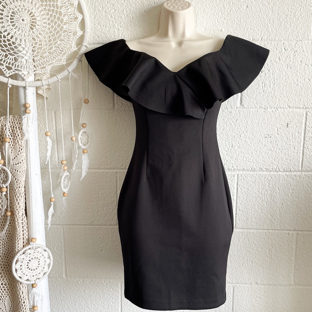 Guess Black V-Neck Ruffle Off Shoulder Mini Dress - Picture 3 of 13